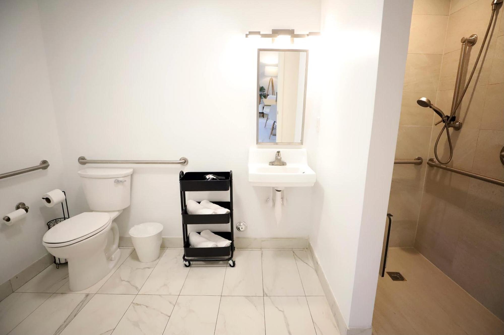 3 Bedroom 3 Bathroom Miami Beach Apartment With Free Parking Dış mekan fotoğraf